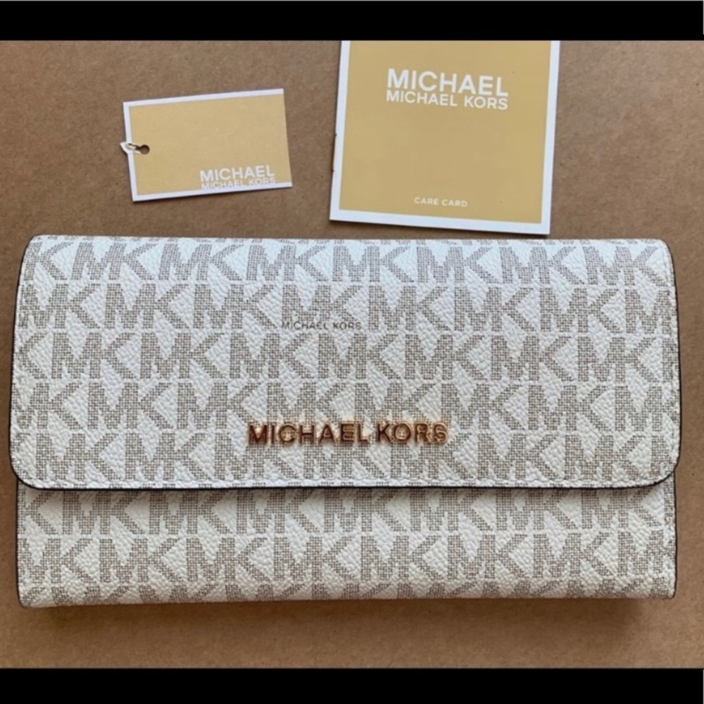 💕🛍 NWT MICHAEL KORS WALLET